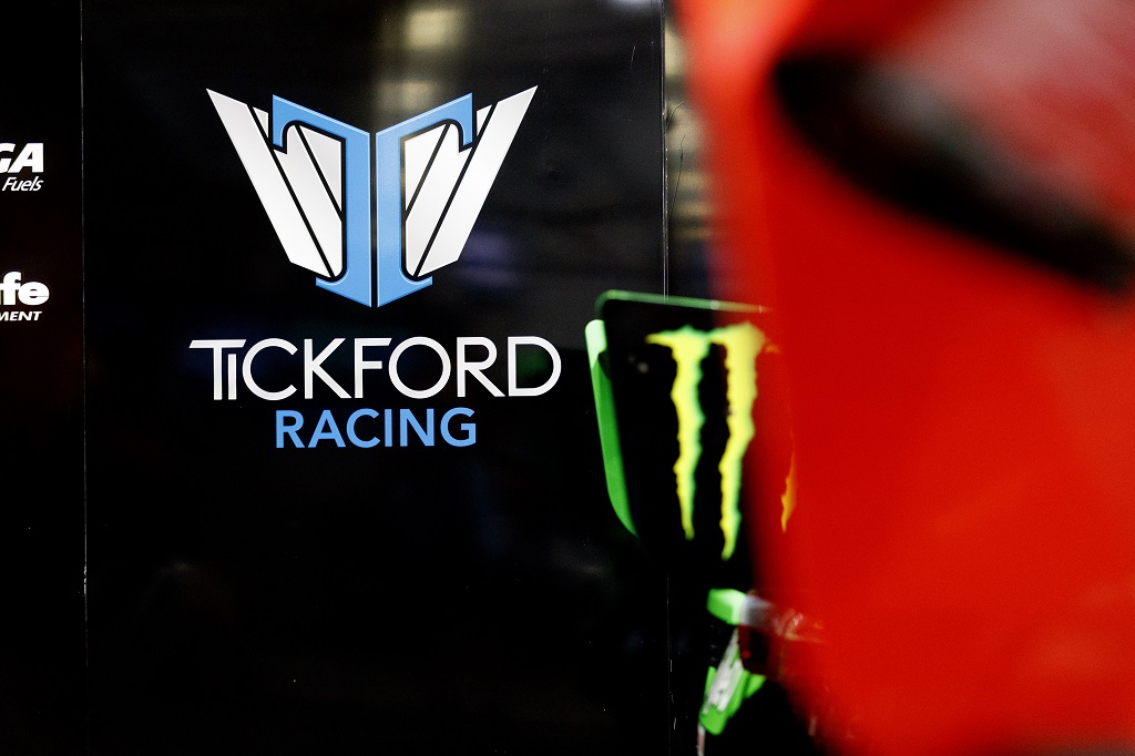 CARUSO SIGNS WITH TICKFORD